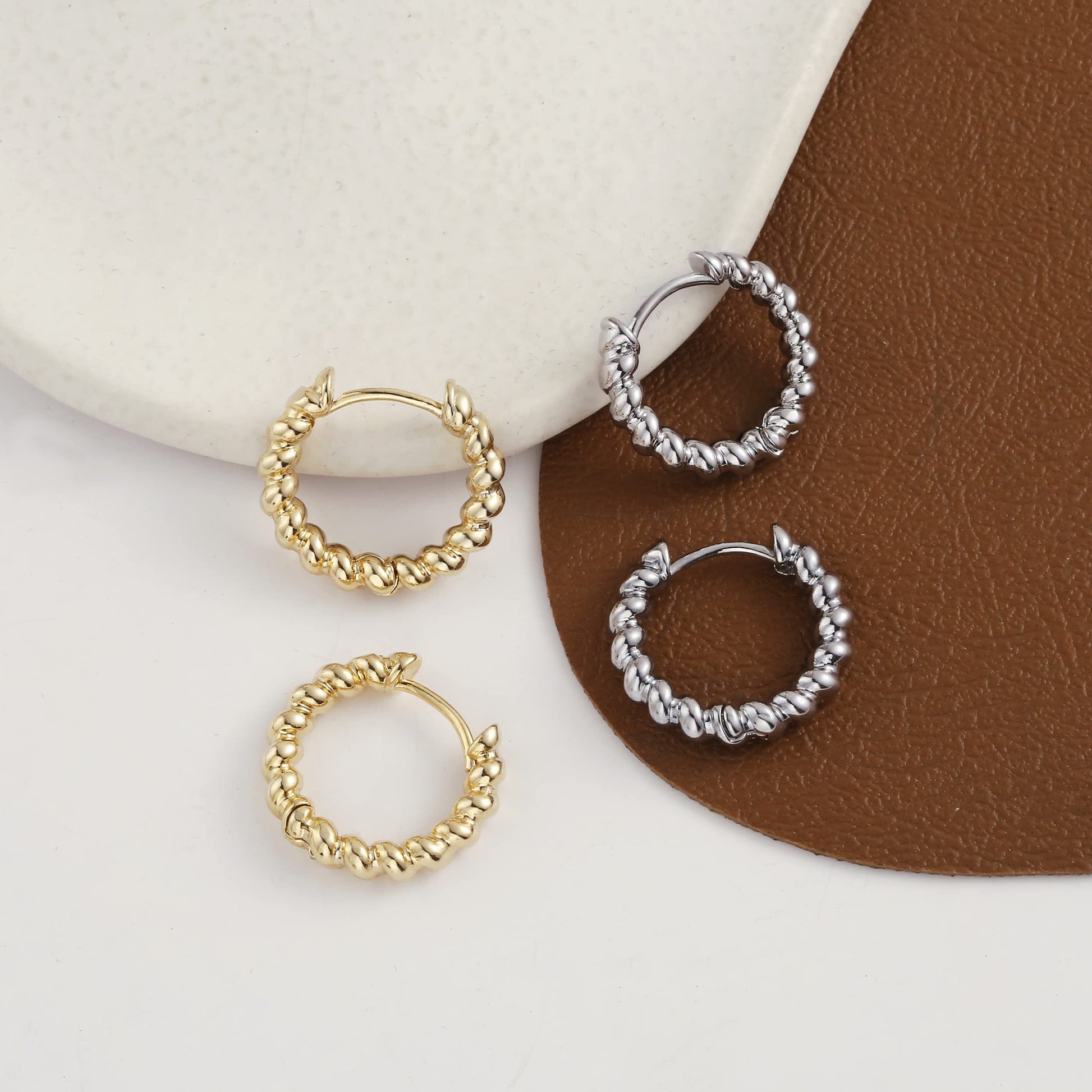 VENOCO Twisted Cord Dainty Earring