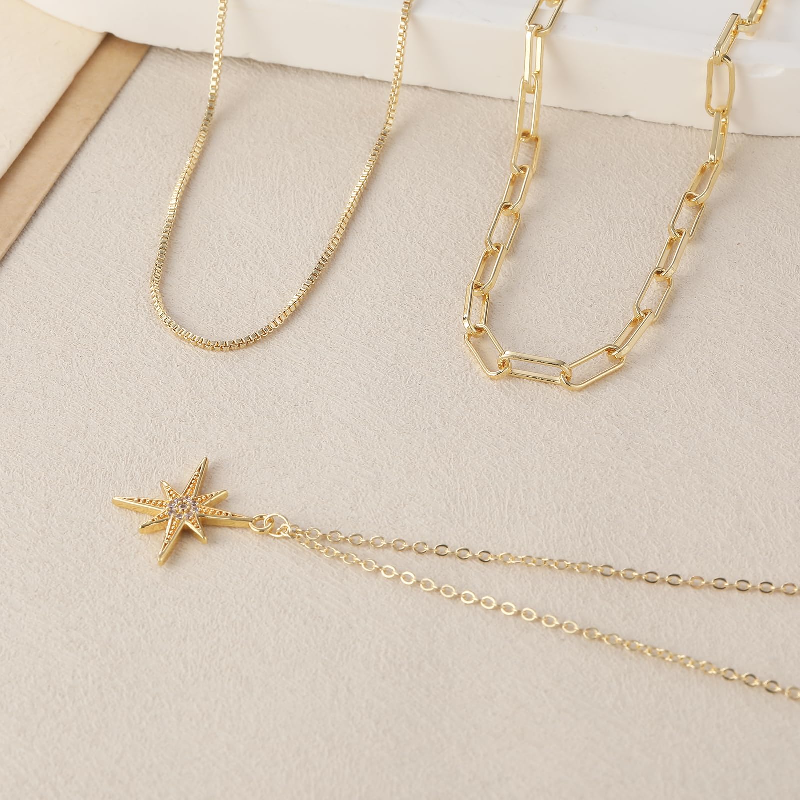 VENOCO Dainty Sewyer Layered Gold Necklace