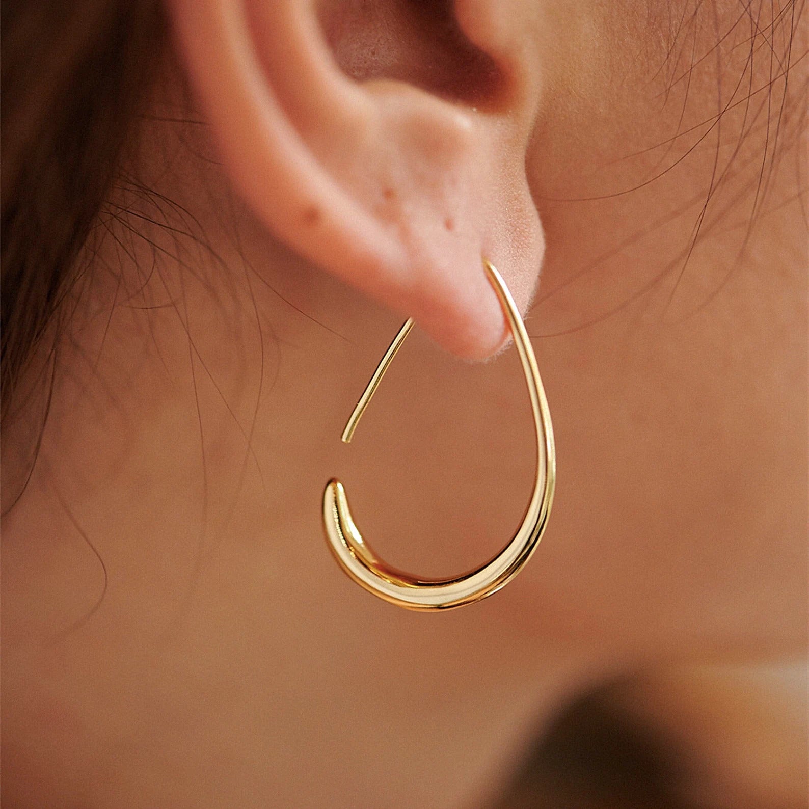 VENOCO Geometric Light Luxury Vintage Dainty Earring