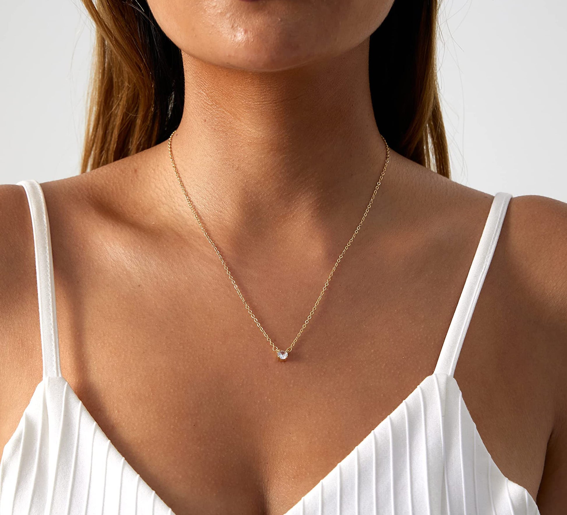 VENOCO Attractive Design Dainty Necklaces
