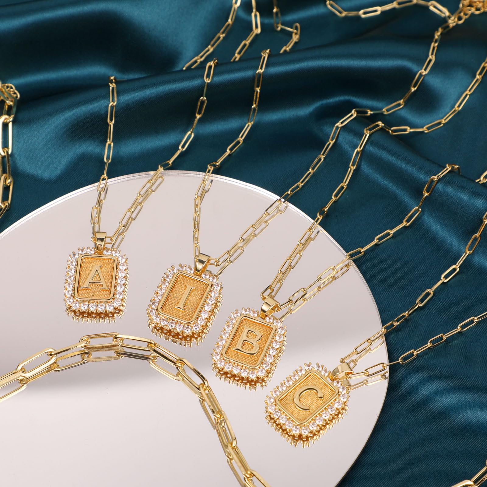 VENOCO Double-Layer Combination Initial Necklace